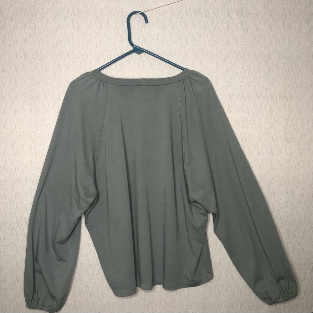 XiRENA Women’s Top Size M Blouson Sleeve Loose Fit Boxy Oversized Gray Green USA - Picture 7 of 14